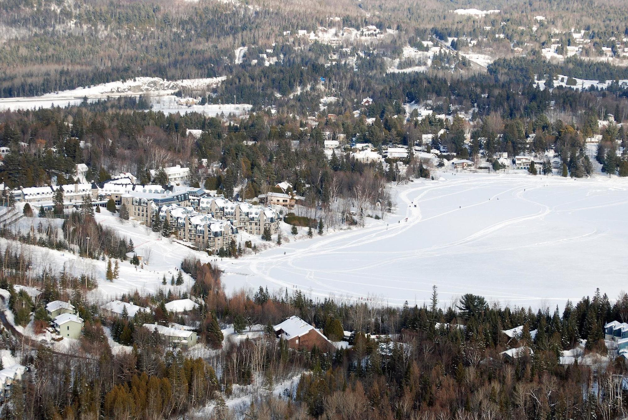 Hotel Le Chantecler Sainte-Adèle Exteriör bild